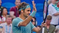Roger Federer zdraví diváky na Hopman Cupu.
