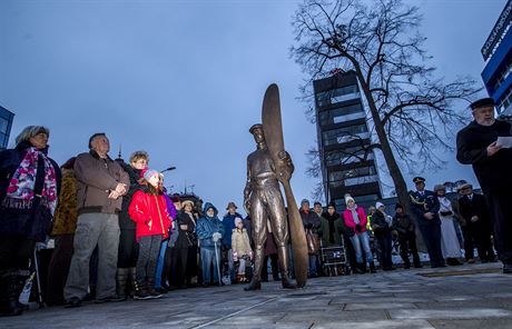 Pardubice pivítaly sochu Jana Kapara.