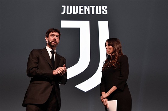 ZMNA JE IVOT. Andrea Agnelli (vlevo), prezident fotbalovho Juventusu,...
