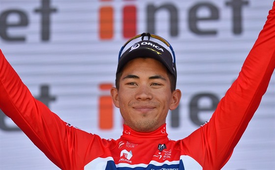 Australský cyklista Caleb Ewan se raduje z etapového triumfu.