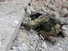 Následky atentátu v severosyrském mst al-Báb, kde turecké jednotky a...