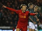 NO KONEN! Lucas Leiva, záloník fotbalového Liverpoolu, se v zápase s...