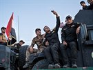 Vojáci Zlaté divize se fotí ped zahájením ofenzivy v Mosulu  (13. íjna 2016)