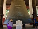 Mingunský zvon váí 55555 vis (vis je barmská jednotka váhy), tj. asi 90 tun.