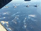 První operační nasazení letounů F-35. Americká námořní pěchota je nasadila na...