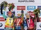 Nejrychlejší ženy stíhacího závodu v Ruhpoldingu. Vítězka Kaisa Mäkäräinenová...