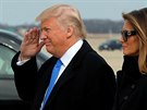 Budoucí prezident Donald Trump s manelkou Melanií po píletu v Marylandu (19....