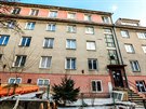 Dm v Erbenov ulici, v nm koupil sedmdestimetrov dvoupokojov byt radn...