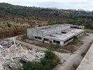 Pozstatky nikdy neotevené továrny Ergon, které lokalitu pod Hády hyzdí u...