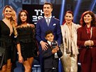 Cristiano Ronaldo na vyhláení cen FIFA se svými nejbliími: matka Maria...