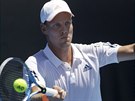 eský tenista Tomá Berdych v duelu 1. kola Australian Open s  Lucou Vannim z...