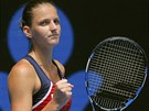 eská tenistka Karolína Plíková v duelu se  Sarou Sorribesovou ze panlska.