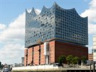 V Hamburku funguje Elbphilharmonie (Labská filharmonie), gigantický sklenný...