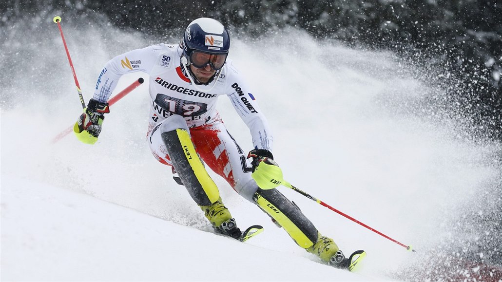 Krýzl navzdory únavě obhájil titul ve slalomu, ženám vládla Dubovská -  iDNES.cz