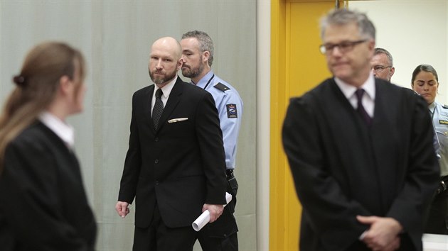 Masov vrah Anders Breivik u odvolacho soudu. (10. ledna 2017)
