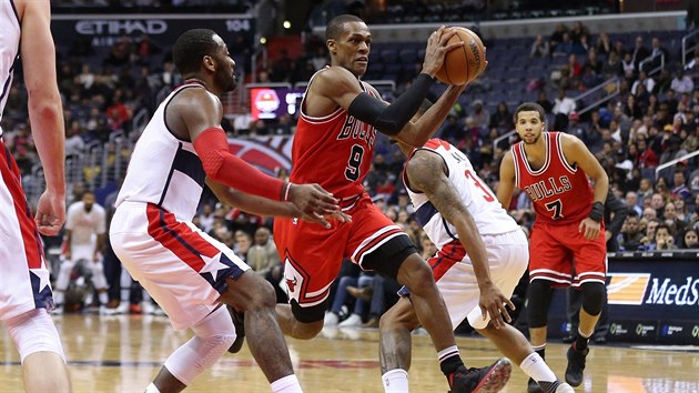 Rajon Rondo z Chicaga se chyst k zakonen, akci by rd peruil John Wall z Washingtonu.