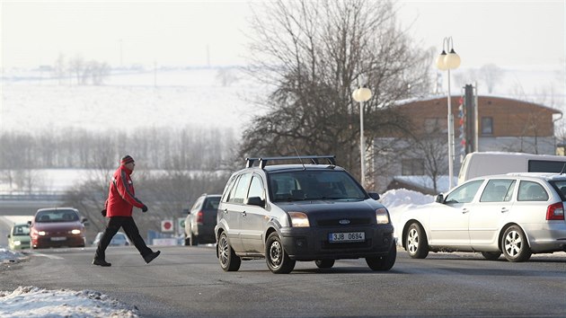 Kiovatka ikovy a Rantovsk ulice v Jihlav je u dobe znm nejen mezi mstnmi. idii z celho kraje vd, e pi vjezdu z vedlej ulice si tu i mnoho minut pokaj. Situaci by zanedlouho mly napravit mobiln semafory.