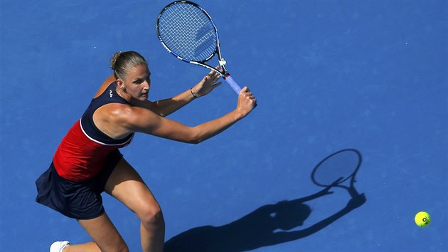 Česká tenistka Karolína Plíšková v duelu se  Sarou Sorribesovou ze Španělska.