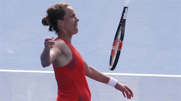 Barbora Strcov se v semifinle na turnaji v Sydney zlob sama na sebe..