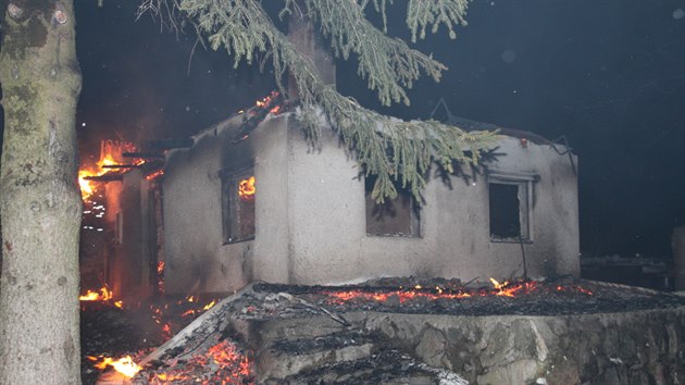 Chata na tko pstupnm mst ve Zdobnici na Rychnovsku shoela (12.1.2017).