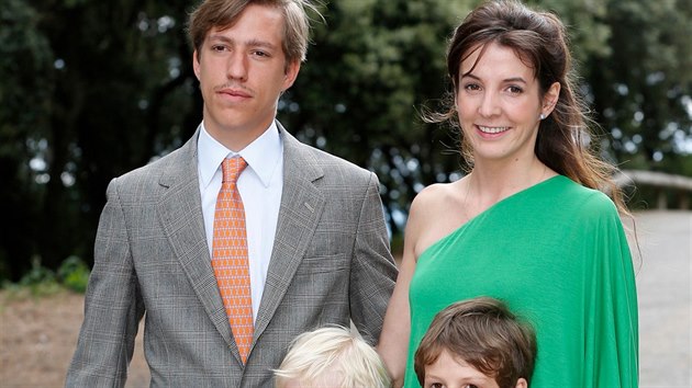 Lucembursk princ Louis, jeho manelka Tessy a jejich synov Noah a Gabriel (Lorgues, 12. ervence 2014)