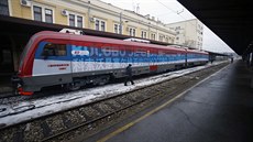 Srbové vypravili v sobotu do Kosova vlak s nápisem Kosovo je Srbsko ve ...