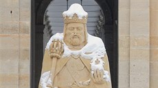 Písková socha Karla IV. u Mlýnské kolonády měla od svého vzniku vydržet sotva...
