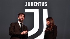 ZM�NA JE �IVOT. Andrea Agnelli (vlevo), prezident fotbalového Juventusu,...