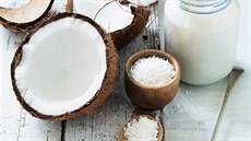 Kokosový olej je pro krásnou pleť základ. Využití najde jak v kuchyni, tak i...