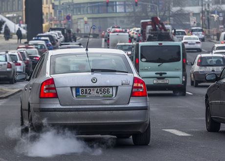 Smog v Praze. Auta na praské magistrále (20.1.2017)