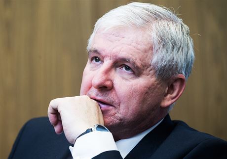 Guvernér eské národní banky Jií Rusnok (17. ledna 2017)