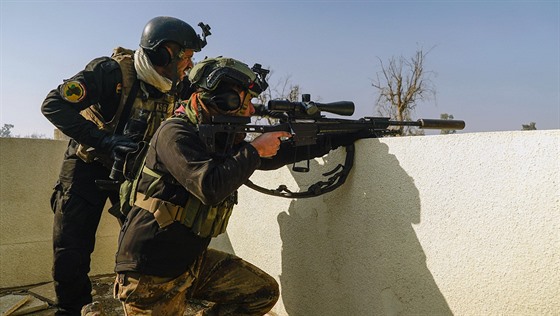 Irátí vojáci v boji s Islámským státem v Mosulu (19. ledna 2017)