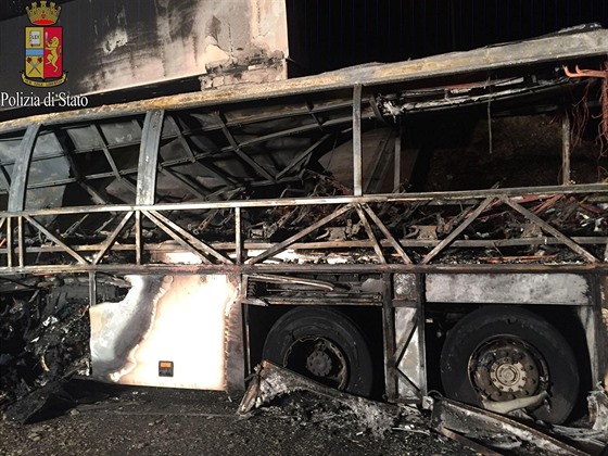 Pi nehod poblí italské Verony shoel autobus s maarskými koláky (20. ledna...