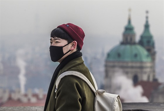 Smog v Praze. Turista na Starém Městě (20.1.2017)