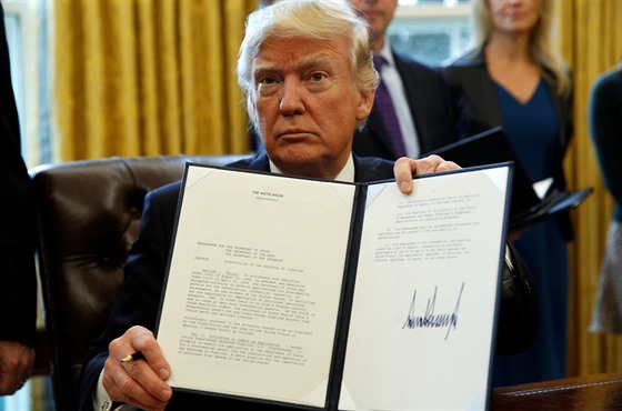 Trump dalím dekretem oivil ropovod Dakota Access.