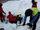 Italtí záchranái prohledávají hotel zavalený lavinou u vesnice Farindola (19....