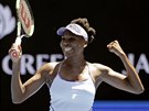 Americká tenistka Venus Williamsová se raduje z postupu do semifinále...