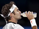výcarský tenista Roger Federer se oberstvuje v semifinále Australian Open.