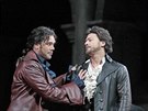 Elliot Madore jako Mercutio a Vittorio Grigolo jako Romeo v inscenaci Gounodovy...