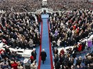 Donald Trump pichází na slavnostní ceremoniál ve Washingtonu k uvedení do...