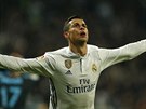 Cristiano Ronaldo z Realu Madrid slaví vstelený gól do sít San Sebastianu.