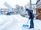 Pi uklízení snhu si mete zpsobit bolest zad i nepíjemné zranní.