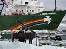 Uznávaný italský skladatel Ludovico Einaudi hrál v Arktid u pobeí Svalbard v...