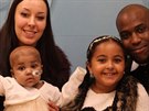 Rodina Richardsova, uzdravená Layla s maminkou Lisou, vpravo otec Ashleigh a...