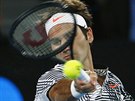 výcarský tenista Roger Federer v duelu s Tomáem Berdychem na Australian Open.