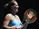 Ruská tenistka Anastasia Pavljuenkovová se raduje po výhe nad krajankou...