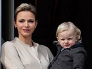 Monacká knna Charlene a její syn princ Jacques (Monako, 27. ledna 2017)