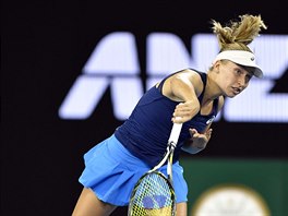 Australsk tenistka Darja Gavrilovov bojuje proti Karoln Plkov na...