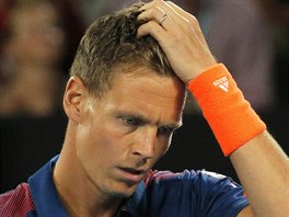 esk tenista Tom Berdych v duelu 3. kola Australian Open s Rogerem Federerem.