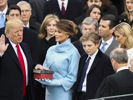 Donald Trump, jeho manelka Melania a dti pi inauguraci na amerického...